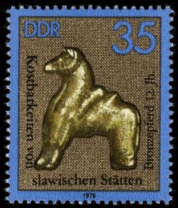 Colnect-1980-221-Bronze-horse.jpg