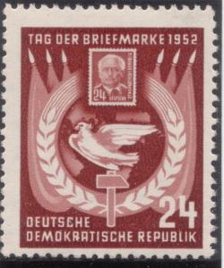 Colnect-1976-099-Stamp-day.jpg