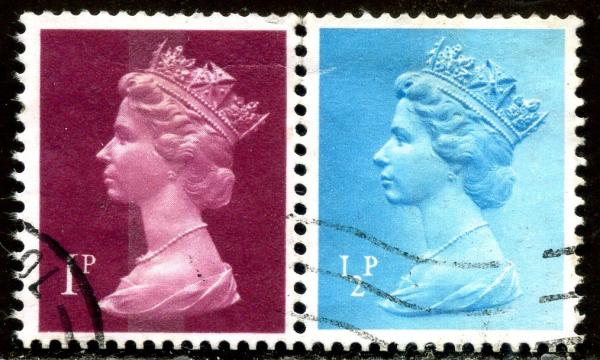 Colnect-5208-789-Queen-Elizabeth-II---Decimal-Machin.jpg