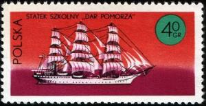 Colnect-1987-002-School-Sailing-Ship-Dar-Pomorza.jpg