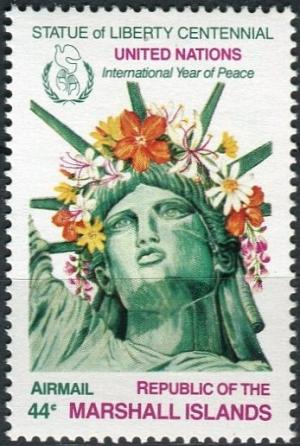 Colnect-3095-946-Garlanded-Statue-of-Liberty.jpg