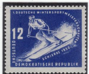 Colnect-1976-035-Downhill-skiers.jpg