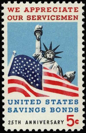 Colnect-3684-591-Statue-of-Liberty-and--quot-Old-Glory-quot-.jpg