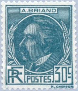 Colnect-143-045-Briand-Aristide-1862-1932-politician.jpg