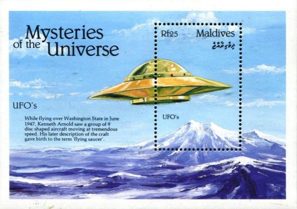 Colnect-4175-163-UFO-over-Washington-State.jpg