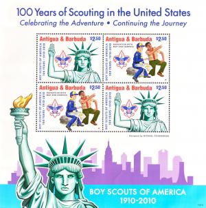 Colnect-2264-260-Statue-of-Liberty-with-Scout-Greeting-and-Scouts-with-Map-an.jpg