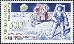 Colnect-2527-053-Astronauts-and-Lunar-Module.jpg