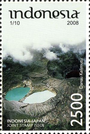 Colnect-905-447-Danau-Kelimutu.jpg
