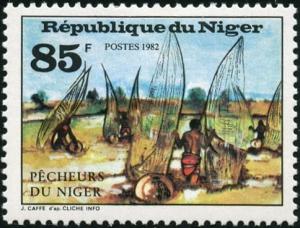 Colnect-997-666-Fishermen-in-Niger---In-the-wing-shaped-fillets.jpg