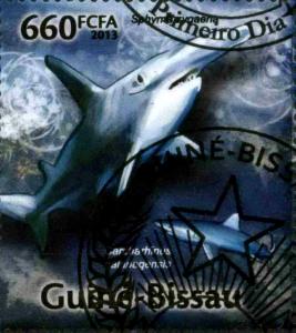 Colnect-3748-434-Smooth-Hammerhead-Sphyrna-zygaena-Galapagos-Shark-Carcha.jpg