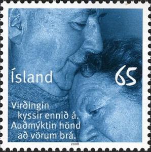 Colnect-3913-943-People-kissing-in-photograph-colour-Blue.jpg