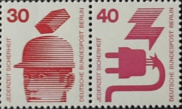 Colnect-4293-363-Pair-From-Sheet.jpg