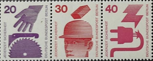 Colnect-4293-360-Strip-From-Sheet.jpg