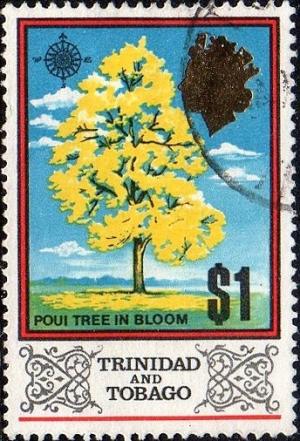 Colnect-2626-106-Poui-Tree-In-Blossom.jpg