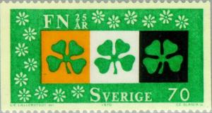 Colnect-163-961-Three-four-leaved-clovers.jpg